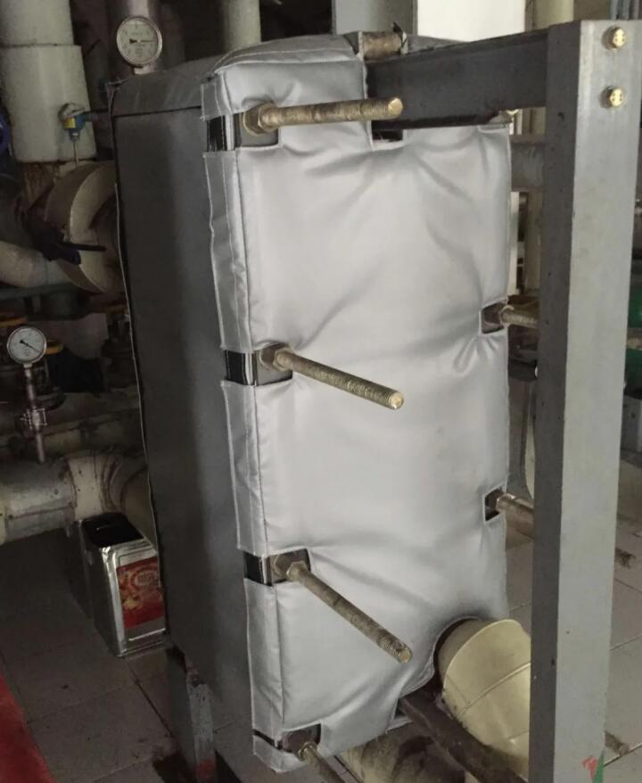 板式<a href=http://m.fyxl.com.cn/e/tags/?tagname=%E6%8D%A2%E7%83%AD%E5%99%A8%E4%BF%9D%E6%B8%A9 target=_blank class=infotextkey>換熱器保溫</a>套